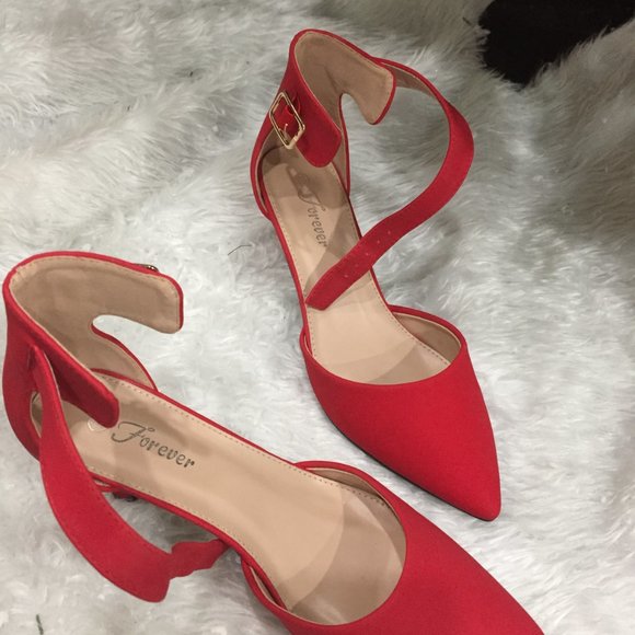 Woman's red heel 7.5 - Picture 3 of 6